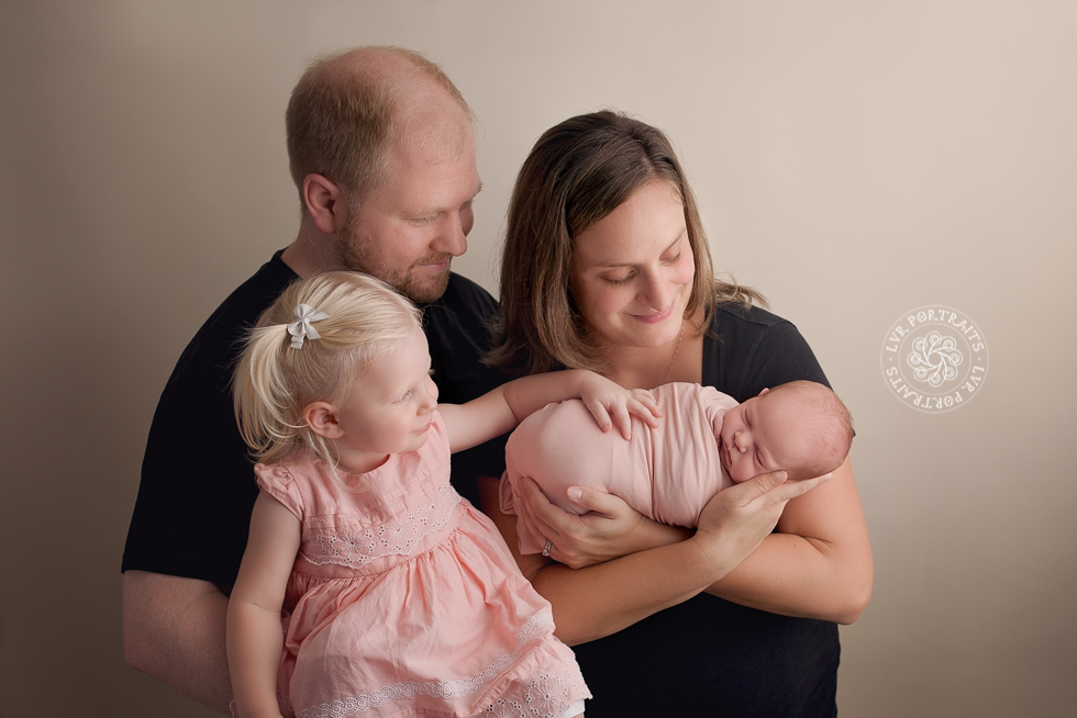 newborn-photographer-lancaster-pa-lvr-portraits-3501