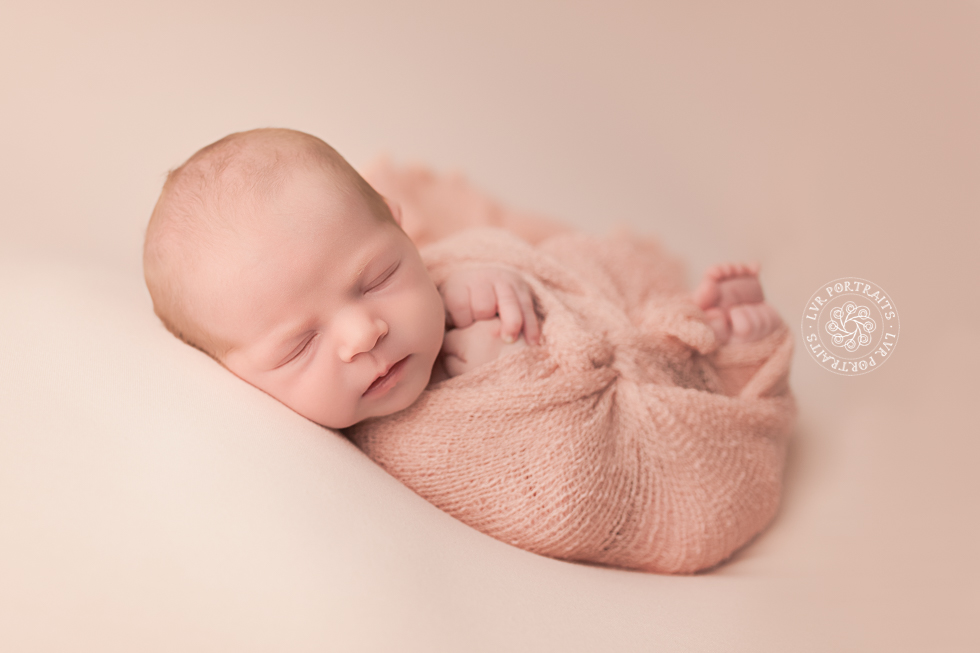 newborn-photographer-lancaster-pa-lvr-portraits-3700