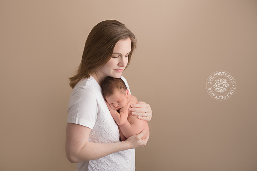 newborn baby photographer, Lancaster PA, mom and baby