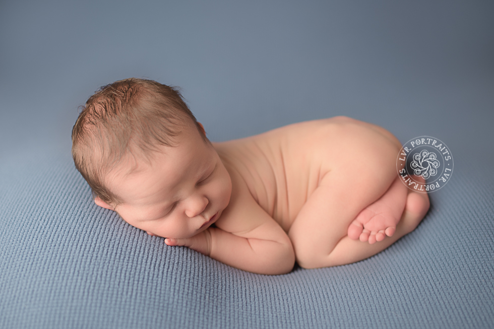 Lancaster pa custom newborn photography, newborn photography, bum up pose