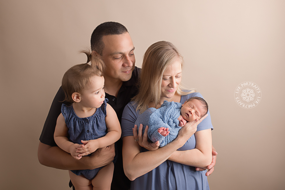 Lancaster-PA-Newborn-Photographer, LVR Portraits, family with newborn