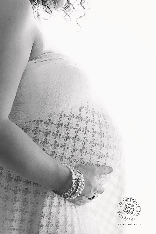 Lancaster Maternal Fetal Medicine, LVR Portraits, Lancaster PA Newborn Photographer, maternity, back-lit belly
