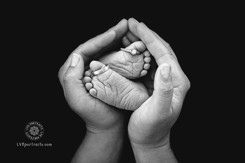 Lancaster Maternal Fetal Medicine, LVR Portraits, Lancaster PA Newborn Photographer, black & white, baby's feet in daddy's hands