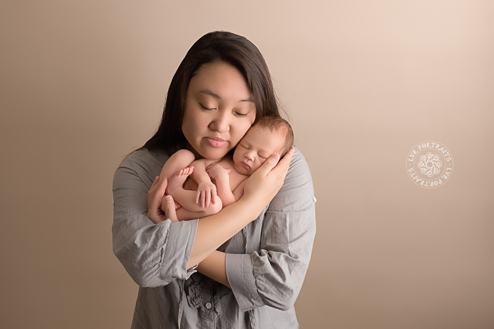 infant photographer, newborn boy, asian mom