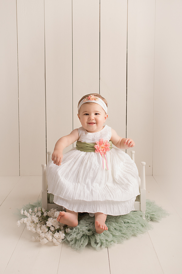 Brynn's-one-year-photo-session-by-LVR-Portraits