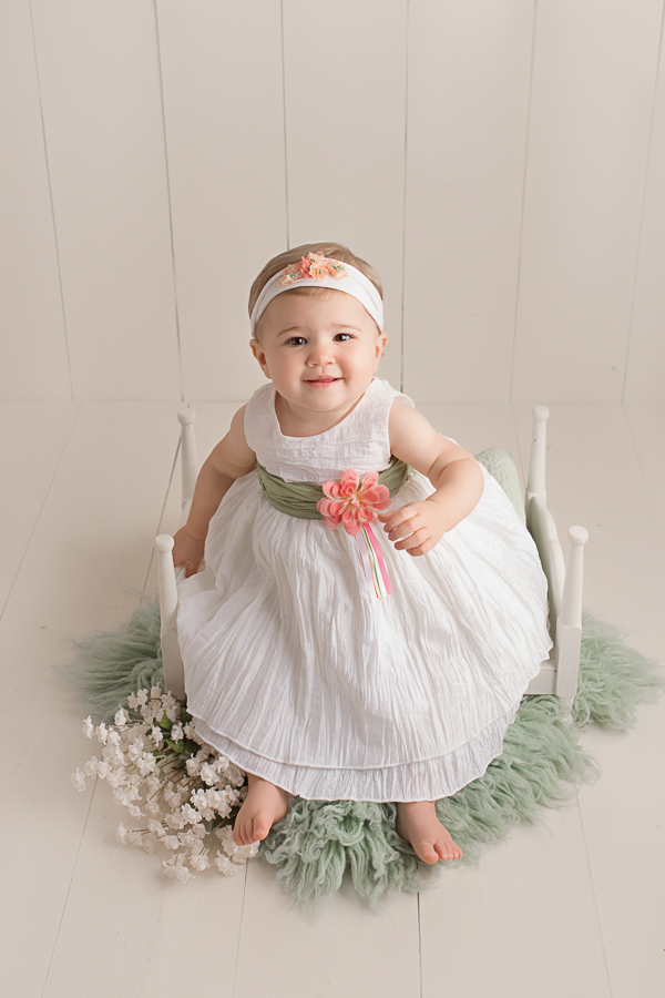 Brynn's-one-year-photo-session-by-LVR-Portraits